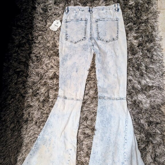 Altar'd State Karter Acid Wash Stretchy Flare Bellbottom Jeans L NWT - Picture 10 of 13